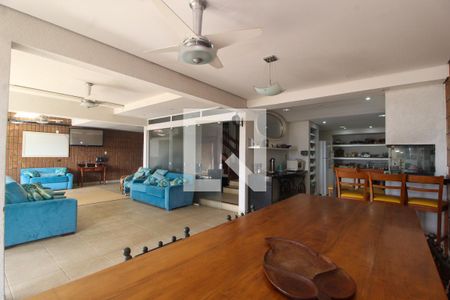 Casa à venda com 596m², 6 quartos e 4 vagas Casa à venda com 596m², 6 quartos e 4 vagasSala 3