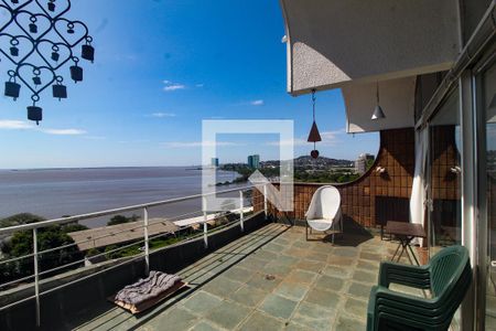 Casa à venda com 596m², 6 quartos e 4 vagas Casa à venda com 596m², 6 quartos e 4 vagasVaranda