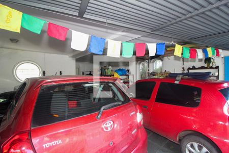 Casa à venda com 596m², 6 quartos e 4 vagas Casa à venda com 596m², 6 quartos e 4 vagasGaragem