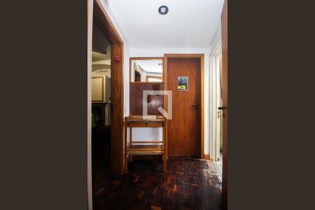 Casa à venda com 596m², 6 quartos e 4 vagas Casa à venda com 596m², 6 quartos e 4 vagasHall de entrada