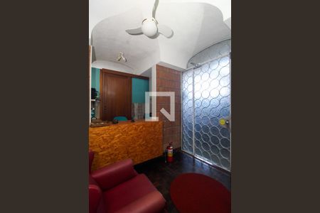 Casa à venda com 596m², 6 quartos e 4 vagas Casa à venda com 596m², 6 quartos e 4 vagasHall de entrada