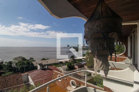 Casa à venda com 596m², 6 quartos e 4 vagas Casa à venda com 596m², 6 quartos e 4 vagasVista