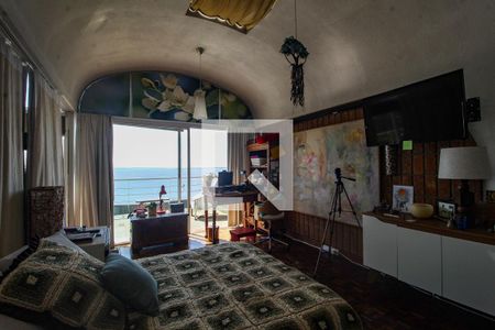 Casa à venda com 596m², 6 quartos e 4 vagas Casa à venda com 596m², 6 quartos e 4 vagassuite