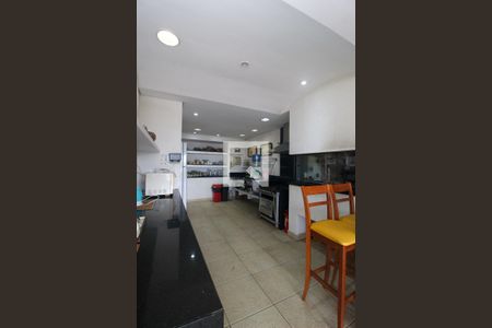 Casa à venda com 596m², 6 quartos e 4 vagas Casa à venda com 596m², 6 quartos e 4 vagasCozinha 2