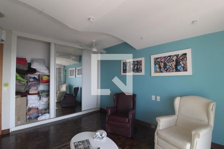 Casa à venda com 596m², 6 quartos e 4 vagas Casa à venda com 596m², 6 quartos e 4 vagasQuarto 3