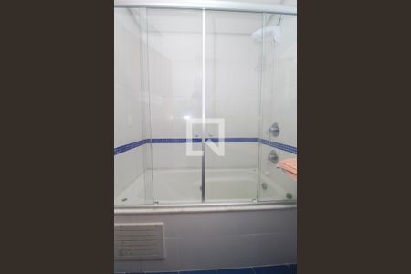 Casa à venda com 596m², 6 quartos e 4 vagas Casa à venda com 596m², 6 quartos e 4 vagasBanheiro 4