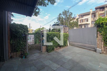 Casa à venda com 596m², 6 quartos e 4 vagas Casa à venda com 596m², 6 quartos e 4 vagasGaragem