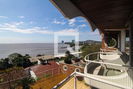 Casa à venda com 596m², 6 quartos e 4 vagas Casa à venda com 596m², 6 quartos e 4 vagasVista