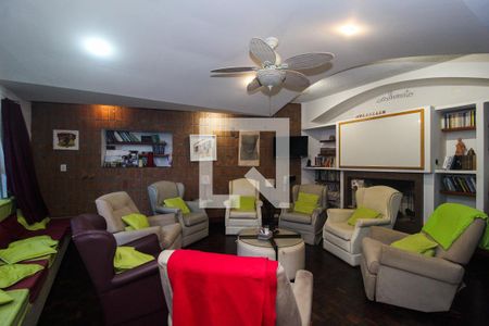 Casa à venda com 596m², 6 quartos e 4 vagas Casa à venda com 596m², 6 quartos e 4 vagasSala 2