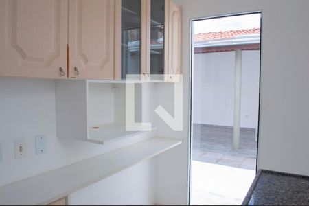 Casa de condomínio para alugar com 60m², 2 quartos e 2 vagasCozinha