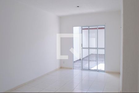 Sala de casa de condomínio para alugar com 2 quartos, 60m² em Wanel Ville, Sorocaba