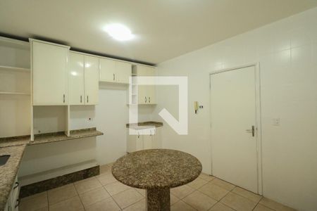 Casa à venda com 290m², 3 quartos e 2 vagasCozinha