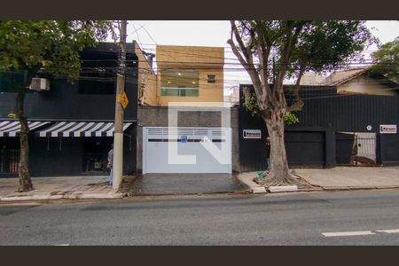 Casa à venda com 290m², 3 quartos e 2 vagasFachada