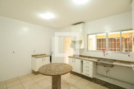 Casa à venda com 290m², 3 quartos e 2 vagasCozinha