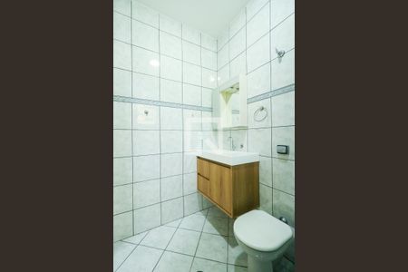 Casa à venda com 290m², 3 quartos e 2 vagasBanheiro da Suíte 1 - Externa