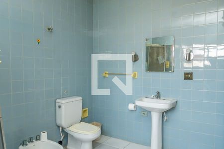 Casa para alugar com 300m², 3 quartos e 4 vagasPiso superior- Banheiro Suíte