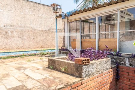 Casa para alugar com 300m², 3 quartos e 4 vagasQuintal fundos