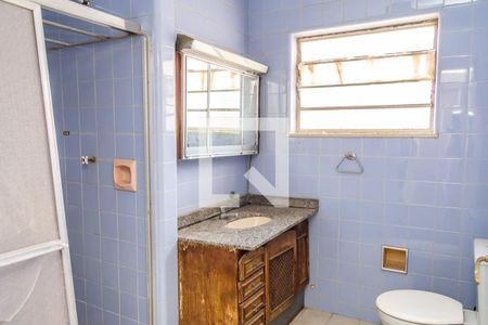 Casa para alugar com 300m², 3 quartos e 4 vagasPiso superior- Banheiro Social