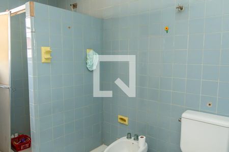 Casa para alugar com 300m², 3 quartos e 4 vagasPiso superior- Banheiro Suíte