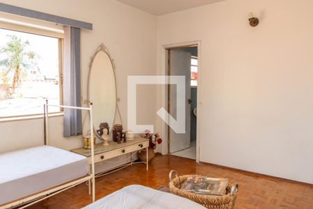 Casa para alugar com 300m², 3 quartos e 4 vagasPiso superior- Quarto 1