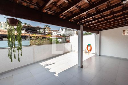 Casa para alugar com 143m², 3 quartos e 2 vagas Casa para alugar com 143m², 3 quartos e 2 vagasVaranda