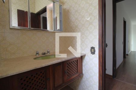 Casa à venda com 309m², 3 quartos e 5 vagasBanheiro da suíte