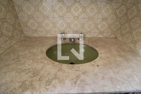 Casa à venda com 309m², 3 quartos e 5 vagasPia banheiro da suíte