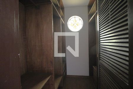 Casa à venda com 309m², 3 quartos e 5 vagasCloset da suíte