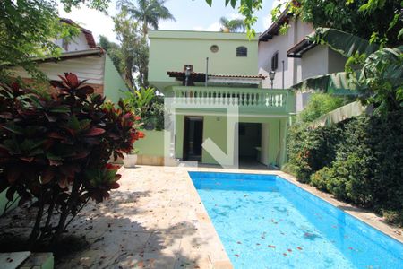 Casa à venda com 309m², 3 quartos e 5 vagasFundos da casa