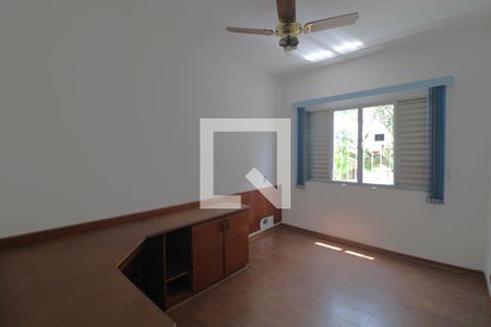 Casa à venda com 309m², 3 quartos e 5 vagasQuarto 2