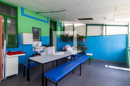 Casa à venda com 500m², 4 quartos e 1 vagaÁrea de Serviço