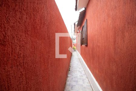 Casa à venda com 100m², 4 quartos e 2 vagas Casa à venda com 100m², 4 quartos e 2 vagasCorredor