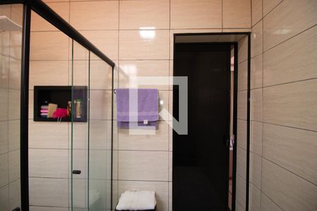 Casa à venda com 100m², 4 quartos e 2 vagas Casa à venda com 100m², 4 quartos e 2 vagasBanheiro