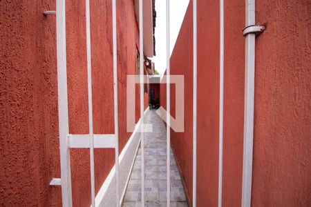 Casa à venda com 100m², 4 quartos e 2 vagas Casa à venda com 100m², 4 quartos e 2 vagasCorredor