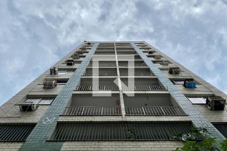 Apartamento para alugar com 65m², 2 quartos e 1 vagaFachada