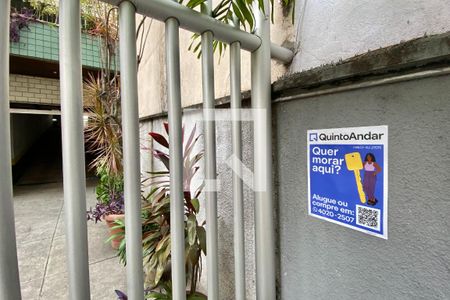 Apartamento para alugar com 65m², 2 quartos e 1 vagaPlaquinha instalada