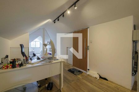 Casa de condomínio à venda com 600m², 4 quartos e 3 vagasSótão