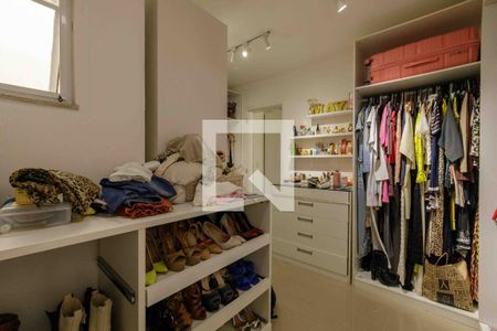 Casa de condomínio à venda com 600m², 4 quartos e 3 vagasCloset da Suíte 4