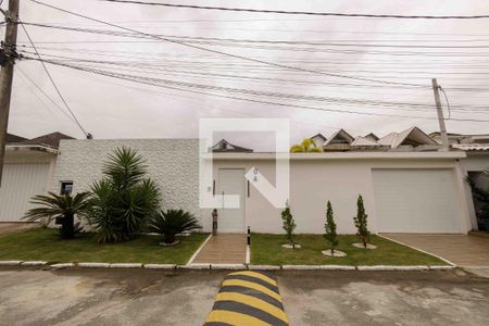 Casa de condomínio à venda com 600m², 4 quartos e 3 vagasFachada