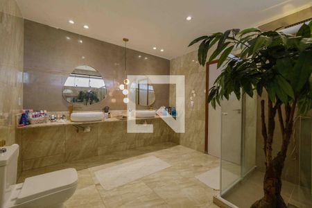 Casa de condomínio à venda com 600m², 4 quartos e 3 vagasBanheiro da Suíte 4