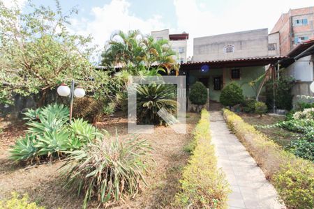 Casa à venda com 152m², 2 quartos e 1 vagaJardim e Quintal