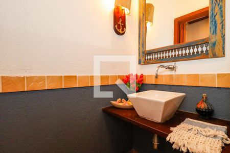 Casa à venda com 324m², 4 quartos e 4 vagas Casa à venda com 324m², 4 quartos e 4 vagasLavabo