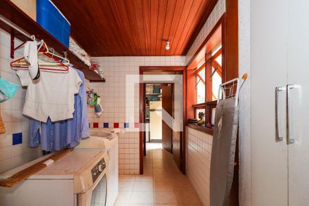 Casa à venda com 324m², 4 quartos e 4 vagas Casa à venda com 324m², 4 quartos e 4 vagasÁrea de Serviço