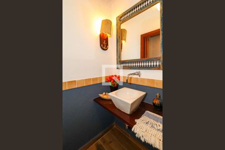 Casa à venda com 324m², 4 quartos e 4 vagas Casa à venda com 324m², 4 quartos e 4 vagasLavabo