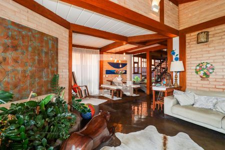 Sala de casa à venda com 4 quartos, 324m² em Jardim Leonor, São Paulo