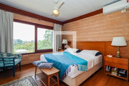 Casa à venda com 324m², 4 quartos e 4 vagas Casa à venda com 324m², 4 quartos e 4 vagasSuíte 1