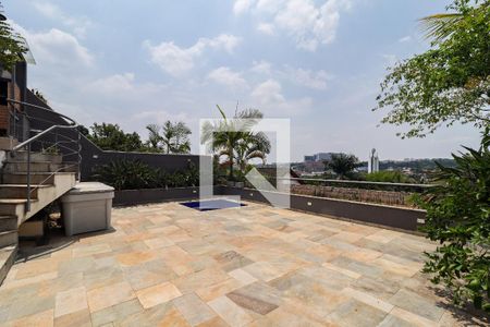 Casa à venda com 324m², 4 quartos e 4 vagas Casa à venda com 324m², 4 quartos e 4 vagasÁrea externa