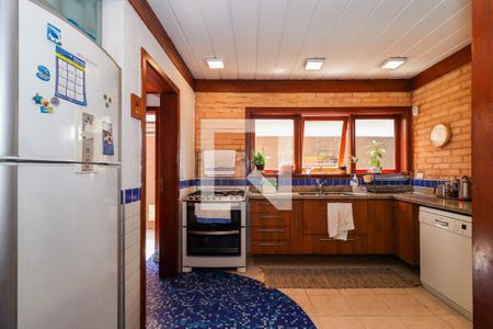 Casa à venda com 324m², 4 quartos e 4 vagas Casa à venda com 324m², 4 quartos e 4 vagasCozinha