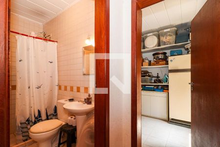 Casa à venda com 324m², 4 quartos e 4 vagas Casa à venda com 324m², 4 quartos e 4 vagasÁrea de Serviço