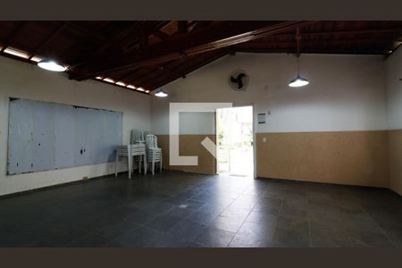 Apartamento à venda com 73m², 2 quartos e 1 vaga Apartamento à venda com 73m², 2 quartos e 1 vagaÁrea comum - Salão de festas
